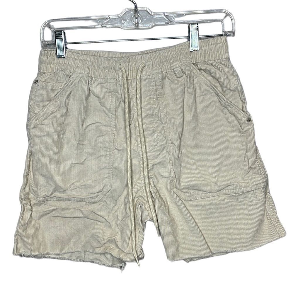 Urban Outfitters Men’s Corduroy Tan Shorts. Size Small.‎